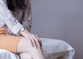BoBoSocks袜啵啵 - 小甜豆的蓝色丝袜高清图包，真是让人恨不得一秒钟变身摄影师！