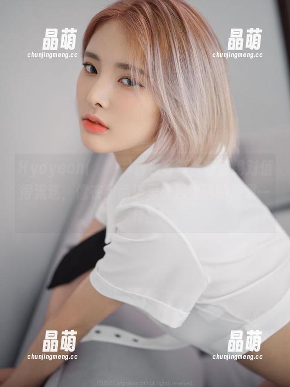 Hyoyeon(김효연)粉色写真，高清绝对值得流连，像在甜品店里挑选美味的糖果一样！