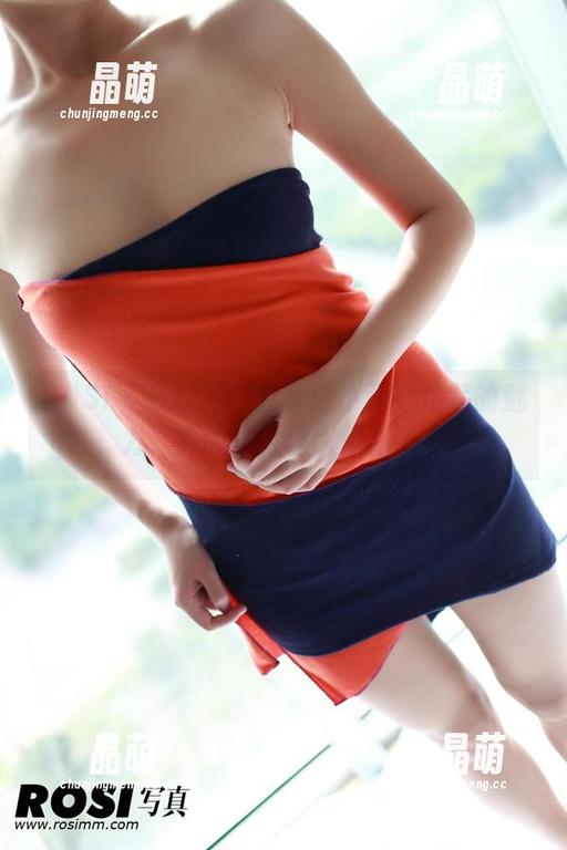 ROSI-小莉 ROSI - 最新写真分享!小莉女仆装的魅力,真的是太让人惊喜了。