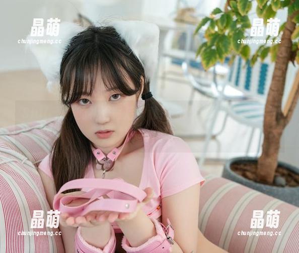 Sia(시아)的礼服背后：私拍图集，探索那些不为人知的瞬间
