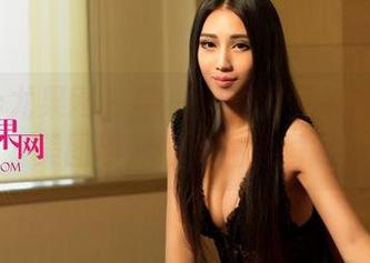 UGirls尤果网 - 芊小童的浴缸故事：私房美图带你感受温柔瞬间