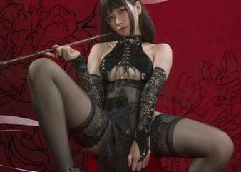 黑胶衣与Uki雨季私房写真：修女的滑稽时刻，真是不容错过！