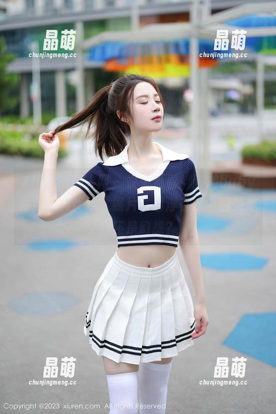 Xiuren秀人网-南湘baby Xiuren秀人网 - 快来看看!南湘baby最新“死库水”照片,漂浮在水中的是美好还是幻想?