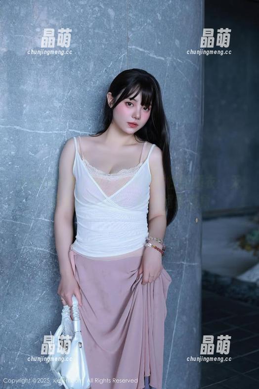 Xiuren秀人网-燕甘甘 Xiuren秀人网 - 解读燕甘甘的睡衣:无圣光下的细腻,图包超乎想象