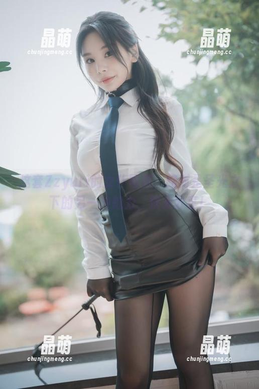 这套Zzyuri的女仆写真，绝对是圣光之下的另一种魅力，快来分享！