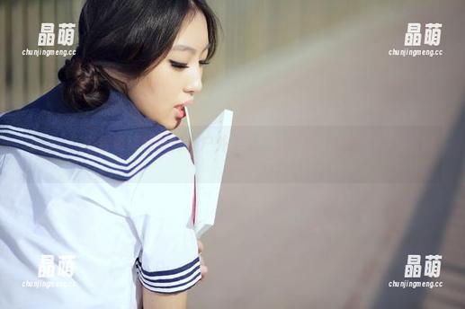 aiss - 来看看索菲如何在户外美图上演一场‘真实’的自然剧。