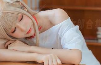 下载coser衣衣的恶毒兔女郎合集，真的是美得让人心痛。