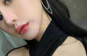 微密圈 - 不爱笑的赛琳的全套图包：天使的光环，仿佛就要溢出屏幕。