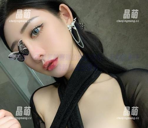 不爱笑的赛琳 微密圈 - 不爱笑的赛琳的全套图包:天使的光环,仿佛就要溢出屏幕。