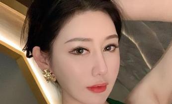 微密圈 - 不爱笑的赛琳的教室日记：那些免费的原图真是有点意思