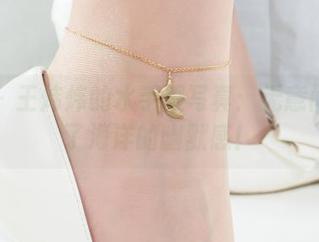 丽柜 - 王炜炜的水手服写真：无意间摸到了海洋的幽默感！