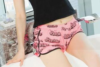 克拉女神 - 芊芊校服＆原图：那种让人忍不住想多看两眼的衣服，真是不可思议！