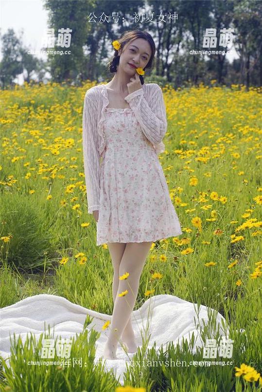初夏女神-柒柒 初夏女神 - 柒柒的美脚合集,眼睛不够用,心情也变得复杂。