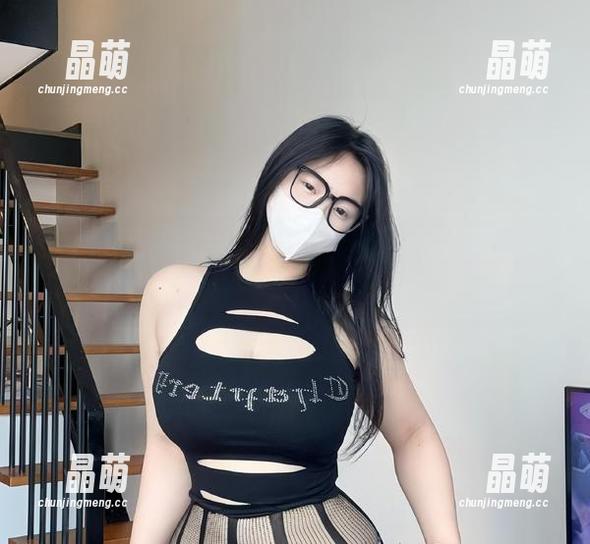 微密圈 - 可爱的肉巴与夏天：私拍资源，阳光、海浪，还有那点说不清的微妙