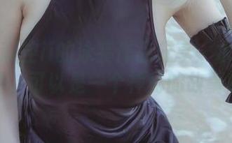 在下萝莉控ii的泳装作品分享：水波里藏着的，可以是一个神秘的故事哦。