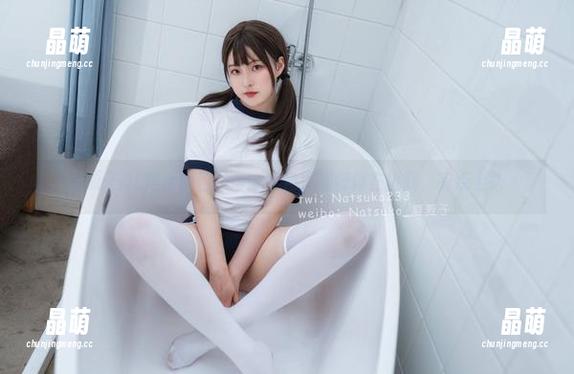 夏夏子OL短裙图包：每一个角度都好像在撩我，有点上头