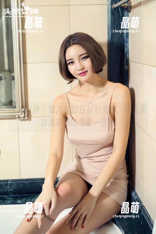 头条女神-梁芮溪 头条女神 - 梁芮溪的白衬衫美图,简直是对我审美的致命一击!
