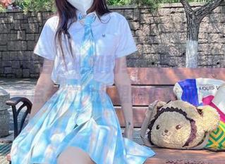 影片中的妖君白研和豹纹：那脊背的曲线，有点各位大叔想想停下来吧