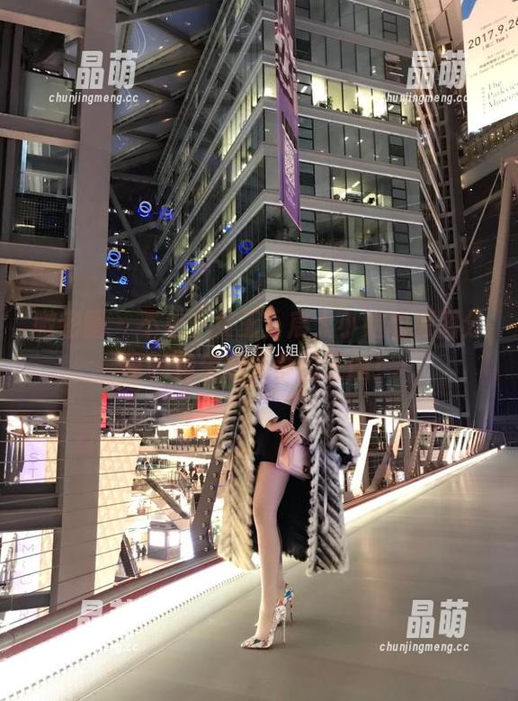 宸大小姐 微密圈 - 不止于女王,宸大小姐的原图分享,彷佛进入梦幻王国!