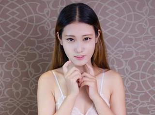 尤物馆 - 轻盈如风——Luffy菲菲的丝袜之旅图集分享，竟然有点小心动