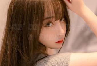 “尤猫醒醒ovo制服”原图，带我走进了另一个奇妙的世界，想象一下她的故事…