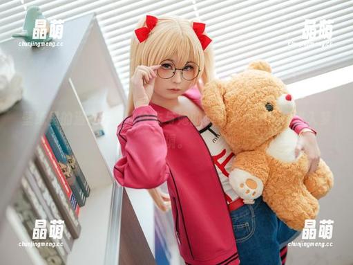 幼水铃衣 壁纸里的温柔:幼水铃衣与她的睡衣,原图带你进入梦境。