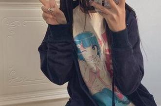 黑丝JK制服让人心痒痒：摇摇乐yoyo的免费图册，不看后悔！