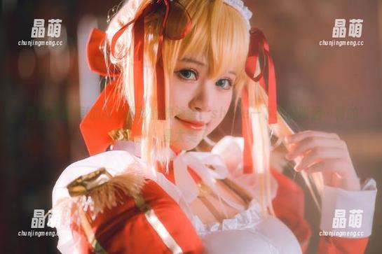 看星黛鹿鹿i的高清罩纱豹纹泳装，share一下我的眼泪…真的是太美了！