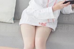 森萝财团 - 小七女王的图集，在这里下载，感受她的每一个瞬间都无比珍贵！