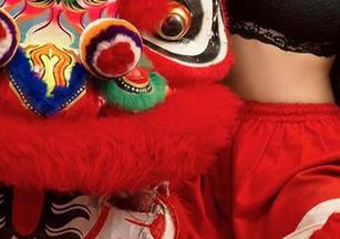 爱尤物 - 在无圣光中，孟十朵的红裙美图教你如何优雅地做自己！