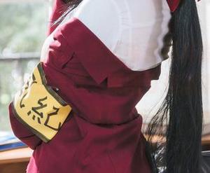 每个女人都该有一条瓜希酱那样的红裙，写真里透出的自信，原图可是满满的魅力哦！