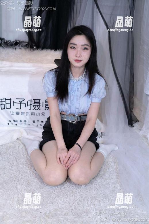 甜予摄影-小离 甜予摄影 - 小离的图集,围绕白棉袜展开,天呐,这样的穿搭也许真的能让我重新思考自己的鞋柜。
