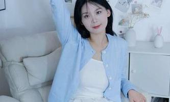 甜予摄影 - 在线享受：看看思思的白棉袜，真是‘袜’不胜收！
