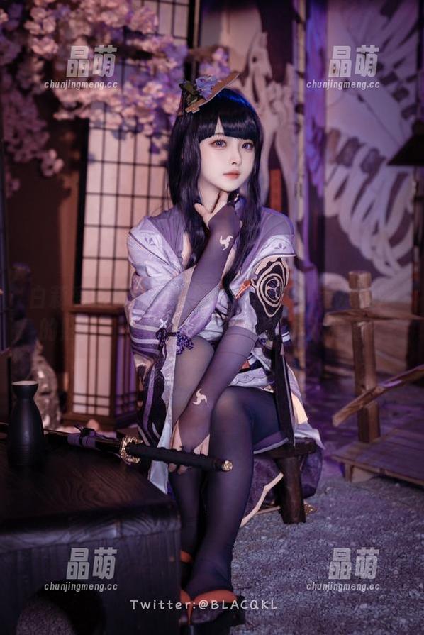 白莉爱吃巧克力 白莉爱吃巧克力和服套图更新:每次看她的照片,我都觉得自己心理不太健康?