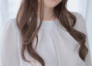 照片里的白银81，兔耳女仆在等谁？