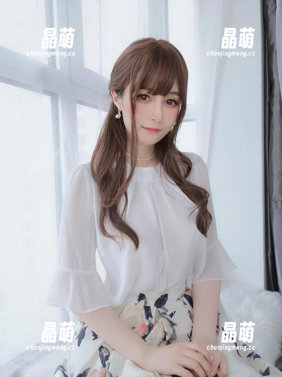 白银81 照片里的白银81,兔耳女仆在等谁?