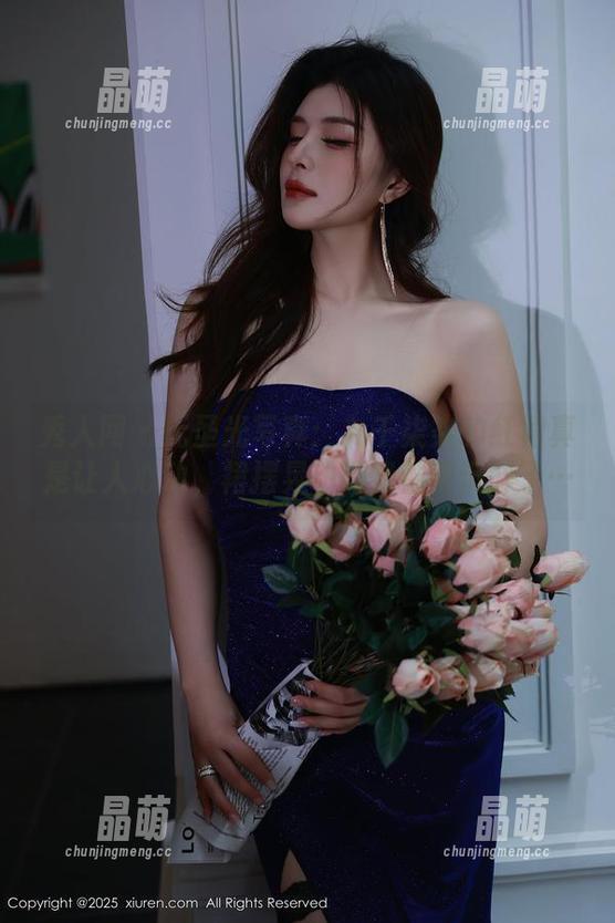 秀人网-九千柒柒 秀人网 - 无圣光写真:九千柒柒的红裙真是让人心动,裙摆晃动间我都要沉醉了…