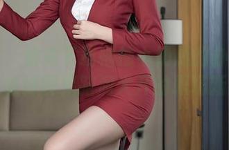 秀人网 - 快来下载柚柚小奶瓶的办公室写真，准备好迎接脑洞大开的职场新鲜事！