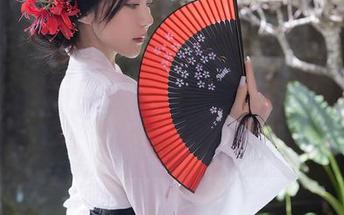 秀人网 - 糯美子MINIbabe带你探索镂空的灵感，图库里等着你来下载，别让美好溜走！