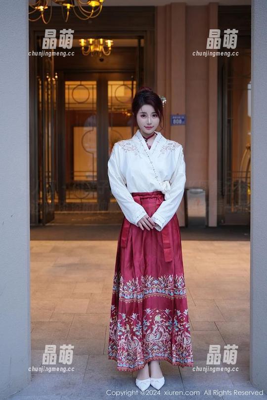 秀人网-糯美子MINIbabe 秀人网 - 糯美子MINIbabeJK图集在线,这种淡淡的神秘感,真让人想多看一眼