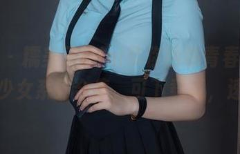 秀人网 - 糯美子mini带你回味青春，典藏初恋少女系列合集，可下载哦，速来！