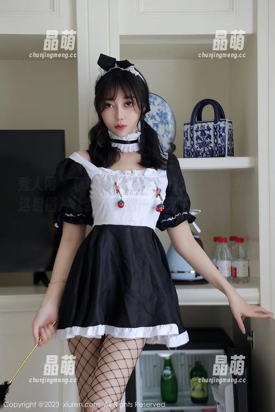 秀人网 - 菲菲吃不胖女王的无圣光魅力：这组图片让我感受到一种无法言喻的吸引力！