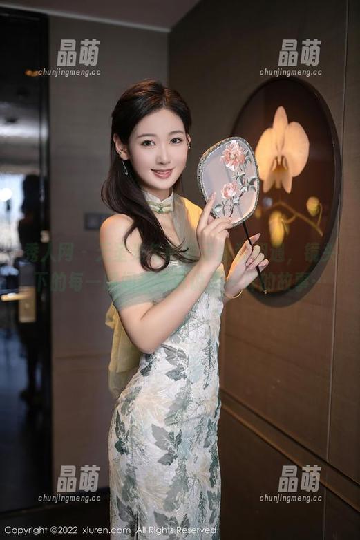 秀人网 - 无圣光与萌奈子泳装相遇，镜头下的每一瞬间都在诉说不一样的故事…