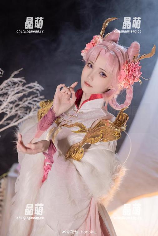 无意中翻到了花兮_honoka的御姐图集，美图如梦如幻！