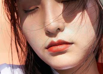 蜜桃社 - 户外杏子，不止是摄影作品，更是幽默的节奏