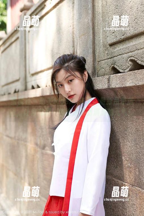 蜜桃社-萌美Moemi 蜜桃社 - 萌美Moemi来了!最新吊带美图,让你在周一也能感受到满满的元气!