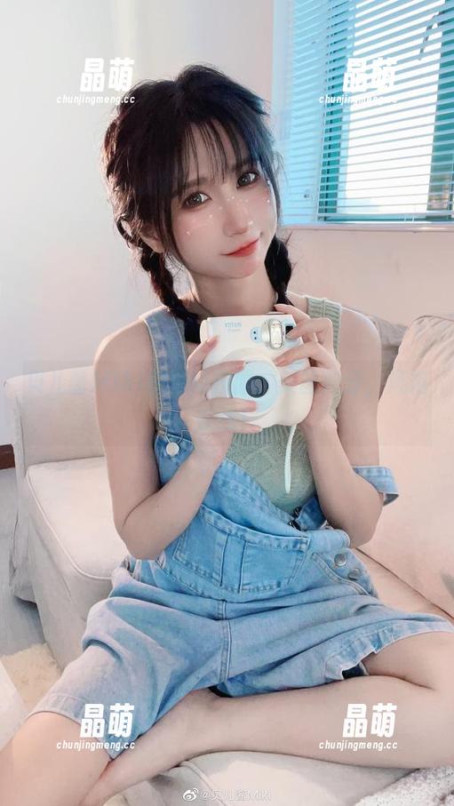 贝儿酱Miki和她的校服：美图加分，风格在线！