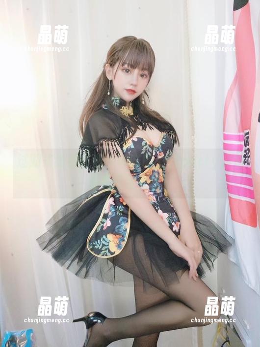 过期米线线喵和小羊咩的生日party，免费美图全场抢！