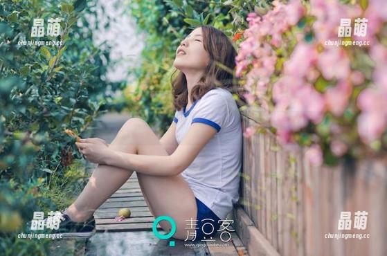 青豆客-嘉宝贝儿Vetiver 青豆客 - 无圣光下的嘉宝贝儿Vetiver:这组棉袜原图太撩了!