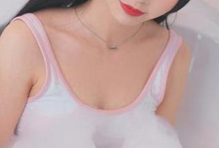 面饼仙儿就是这样凭初音旗袍把人围绕，cos界的绝妙之选